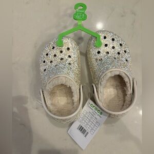 NWT classic lined gold glitter Crocs shoes comfy for Fall little kids toddler 7